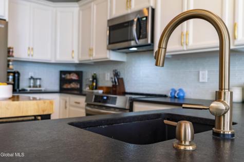 10 Maria Lane Saratoga Springs NY 12866