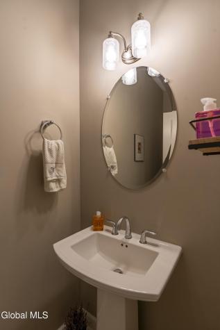 10 Maria Lane Saratoga Springs NY 12866