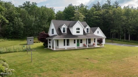 45 Stonebridge Way Poestenkill NY 12140