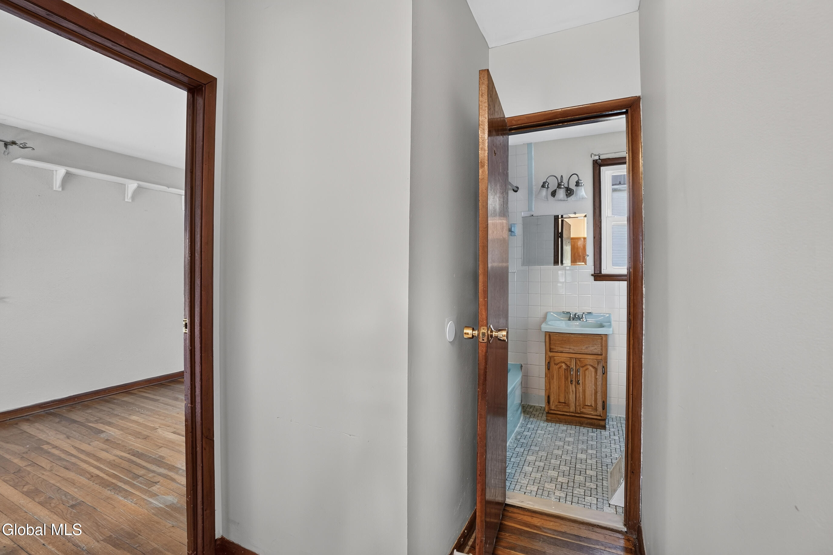 31 Massachusetts Avenue Rensselaer NY 12144