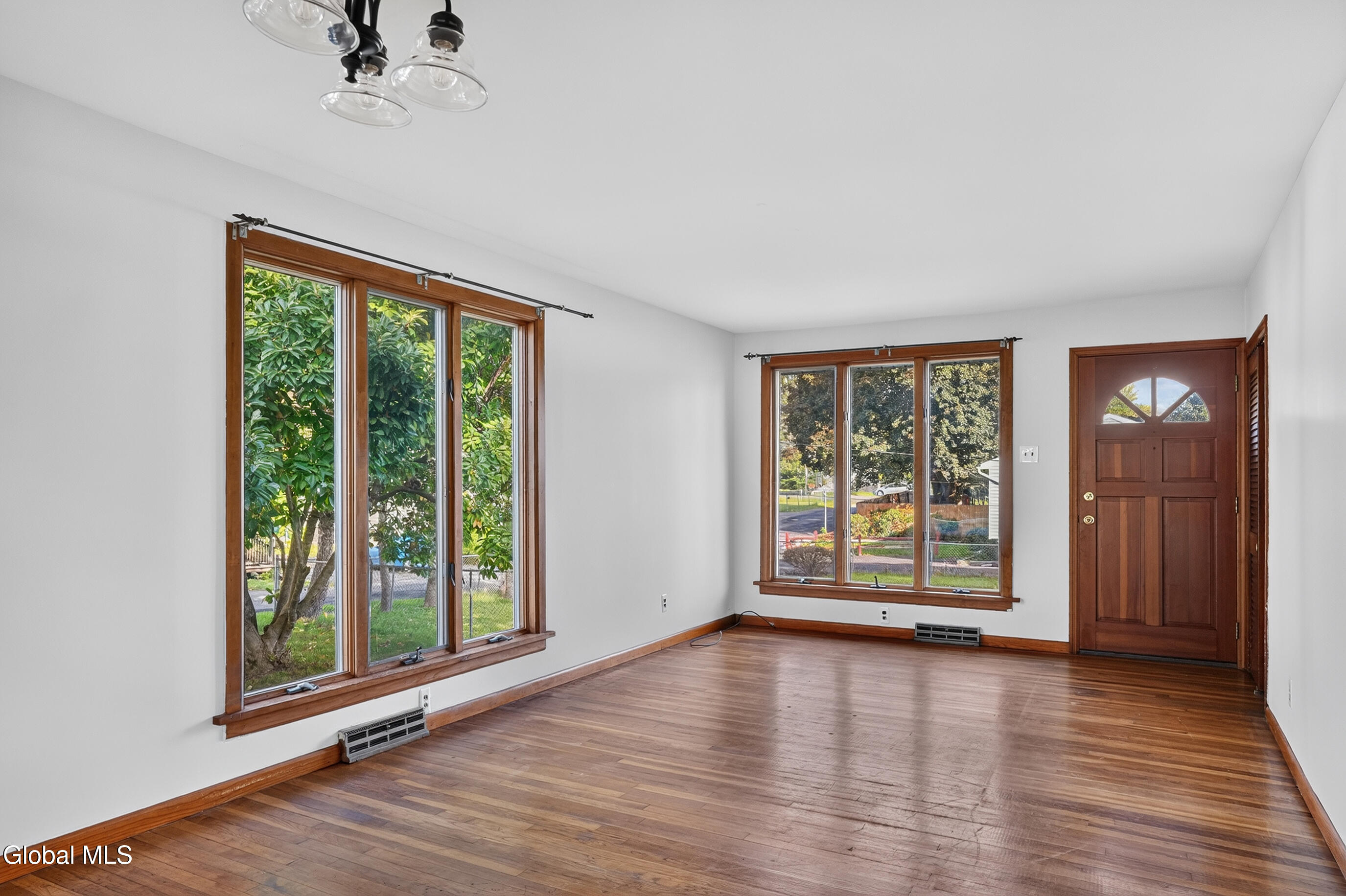 31 Massachusetts Avenue Rensselaer NY 12144