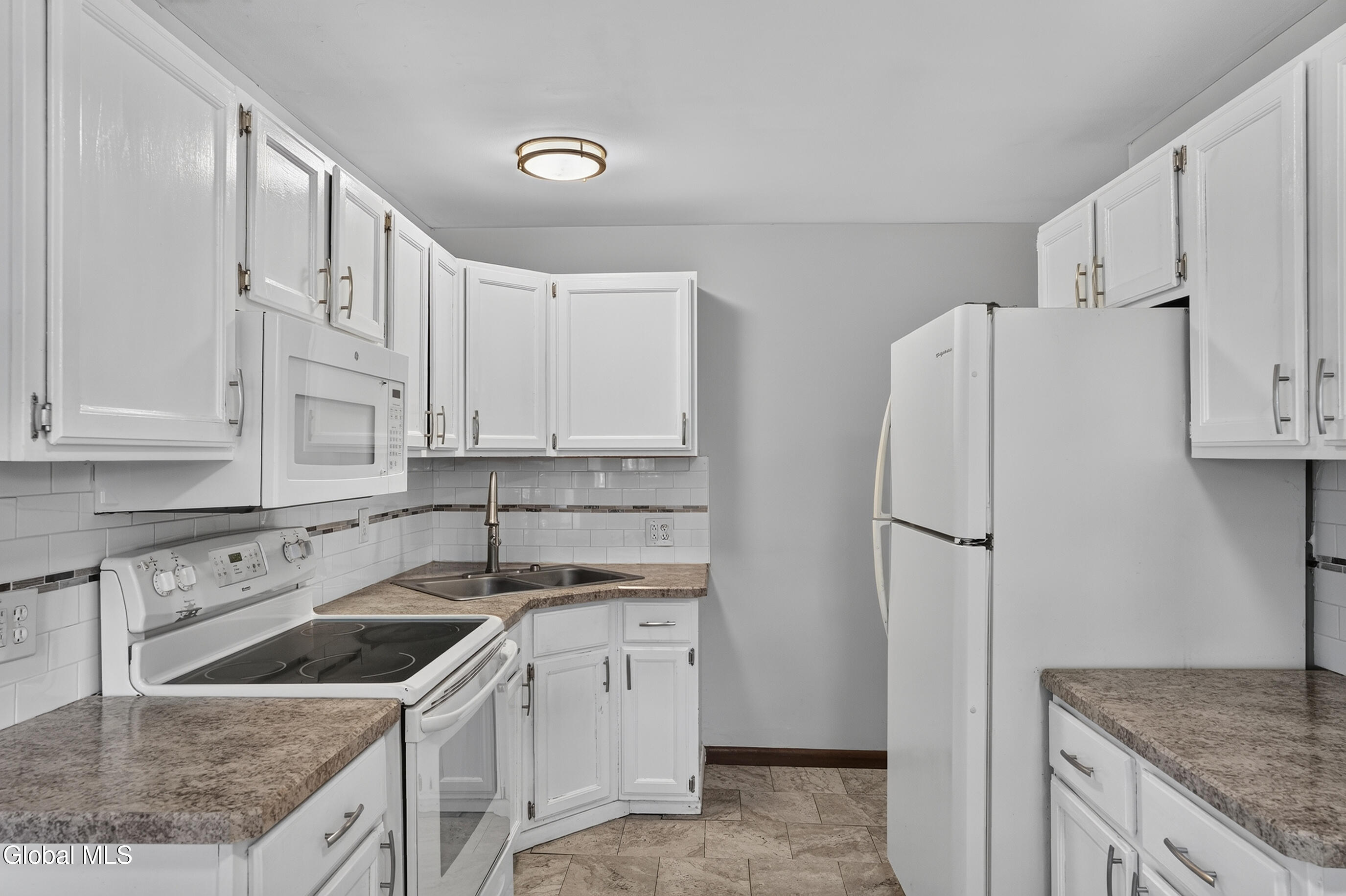 31 Massachusetts Avenue Rensselaer NY 12144