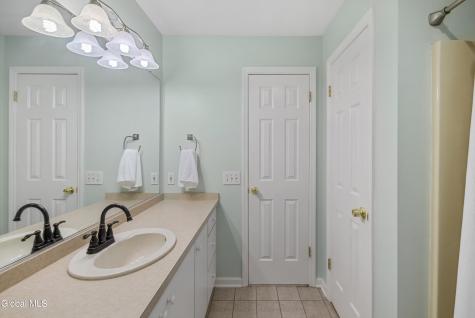 7 Ledgewood Drive Troy NY 12180