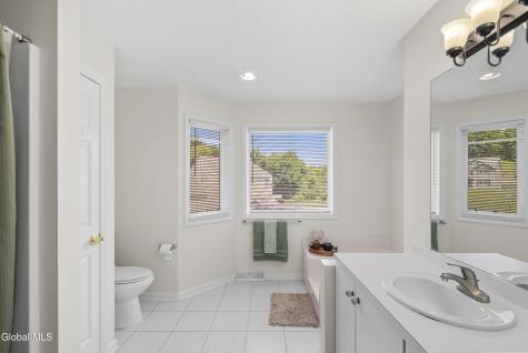 7 Ledgewood Drive Troy NY 12180