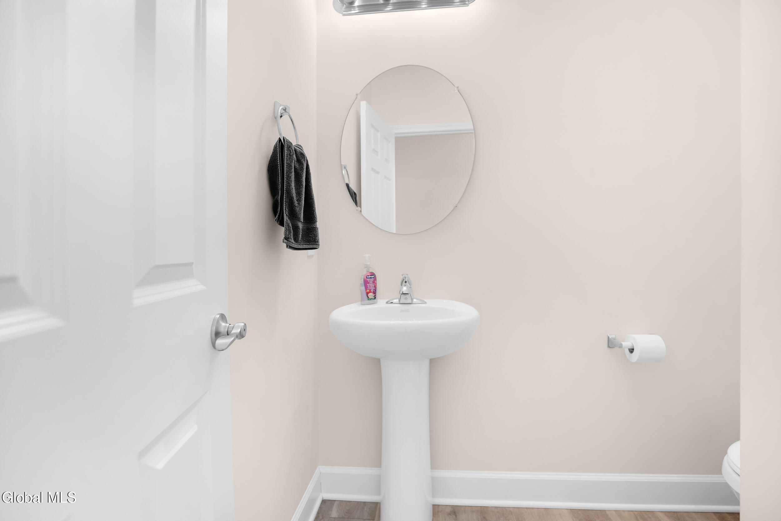 112 Diamond Place Schenectady NY 12306