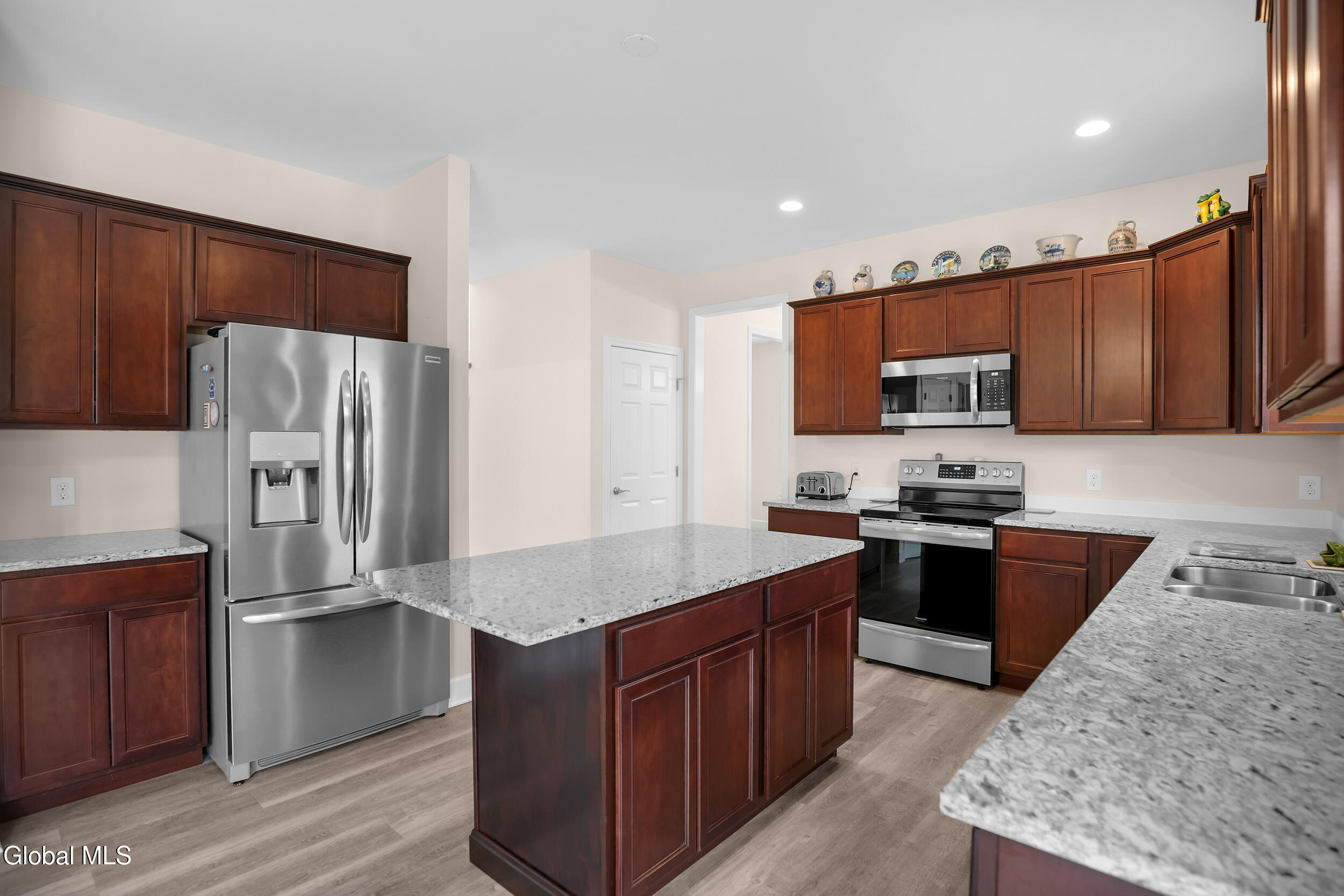 112 Diamond Place Schenectady NY 12306
