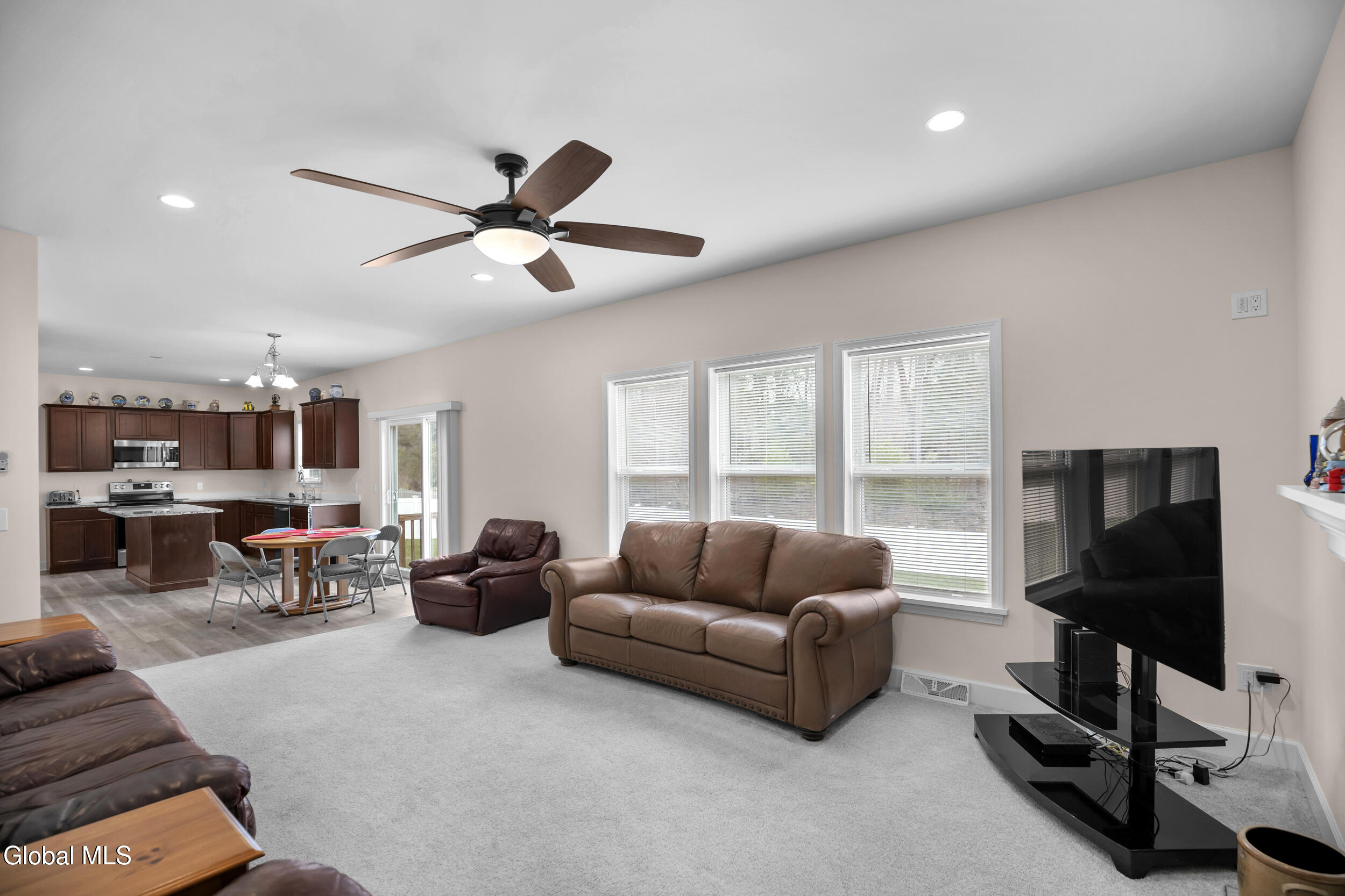 112 Diamond Place Schenectady NY 12306