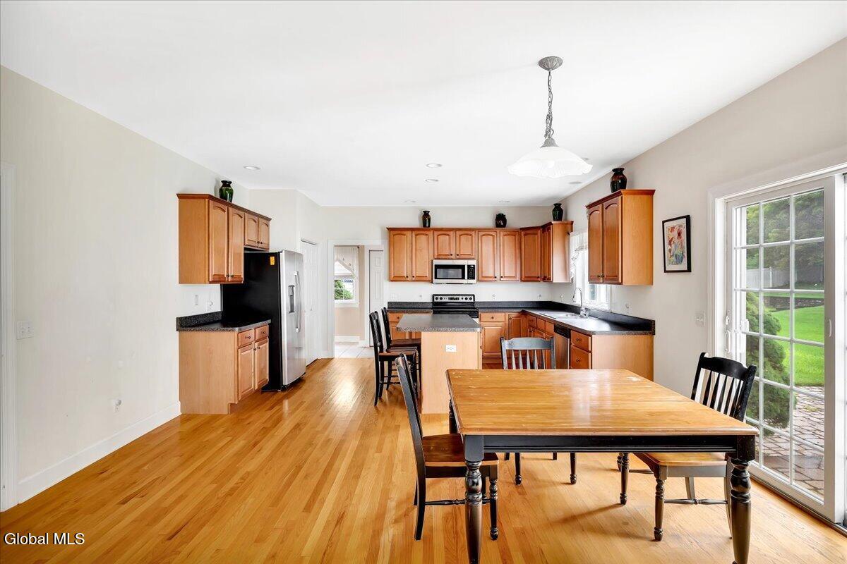 2 Brookhaven Lane East Greenbush NY 12061