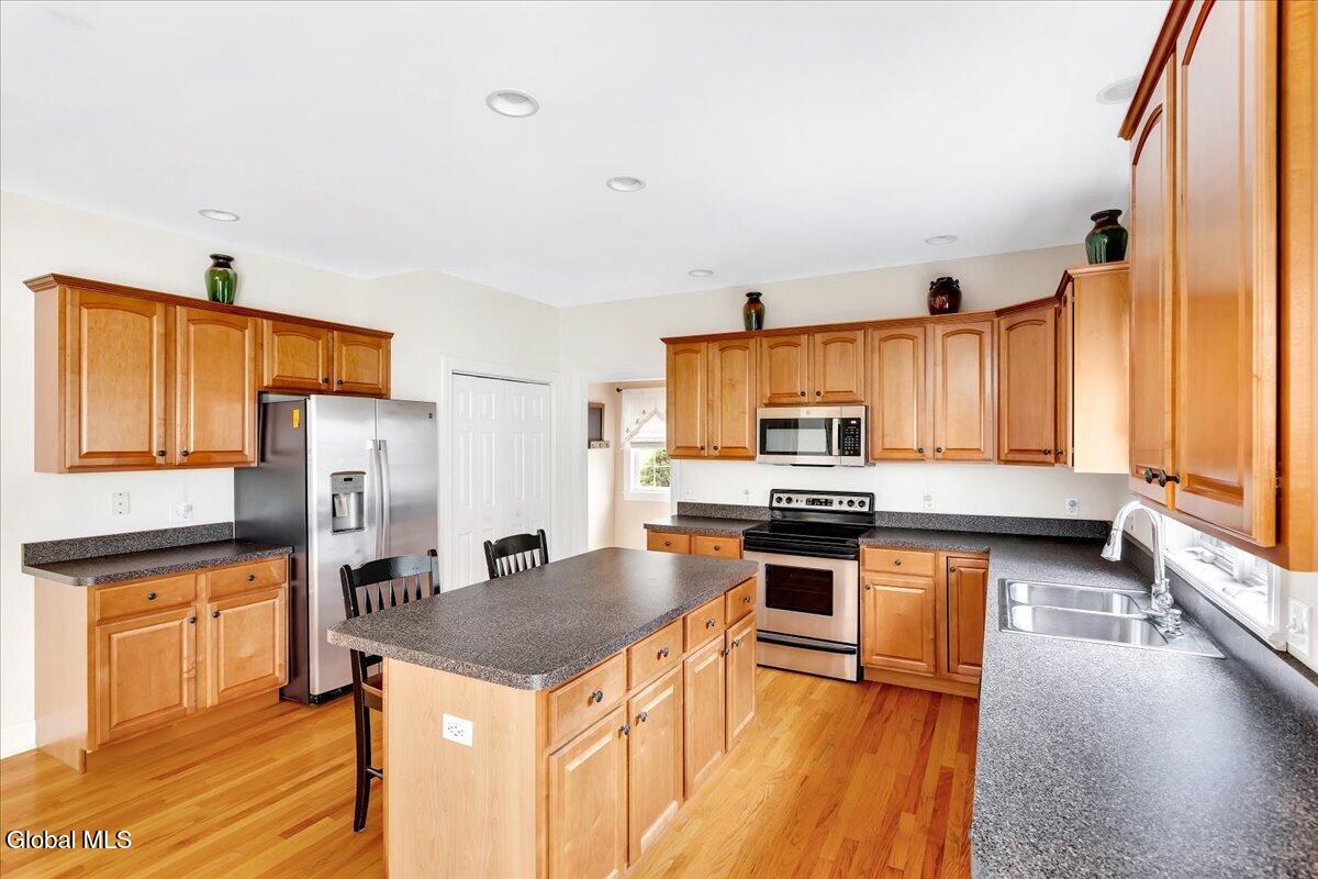 2 Brookhaven Lane East Greenbush NY 12061