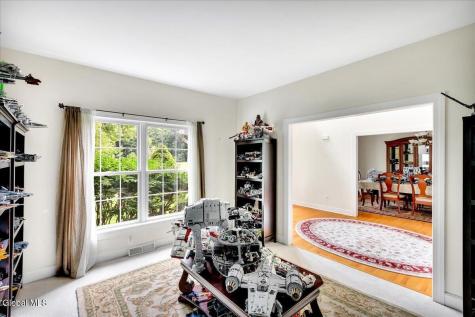 2 Brookhaven Lane East Greenbush NY 12061