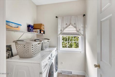 2 Brookhaven Lane East Greenbush NY 12061