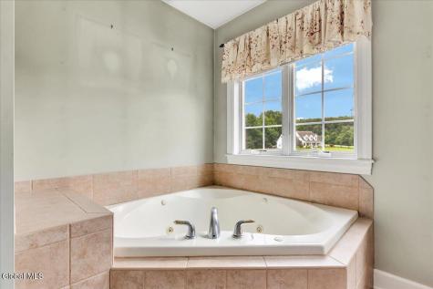 2 Brookhaven Lane East Greenbush NY 12061