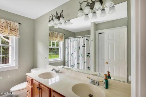 2 Brookhaven Lane East Greenbush NY 12061