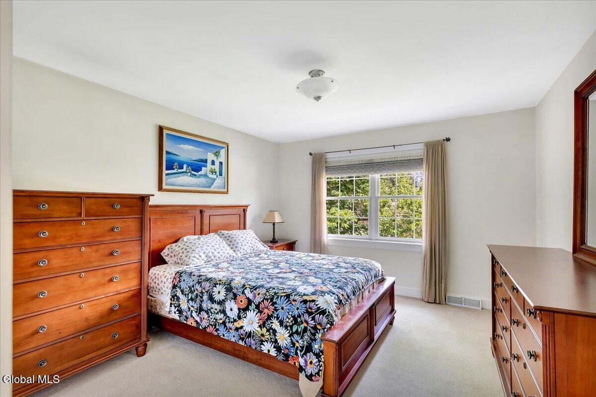 2 Brookhaven Lane East Greenbush NY 12061