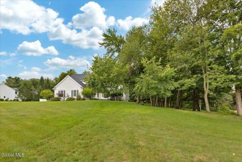 2 Brookhaven Lane East Greenbush NY 12061