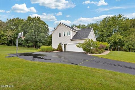 2 Brookhaven Lane East Greenbush NY 12061