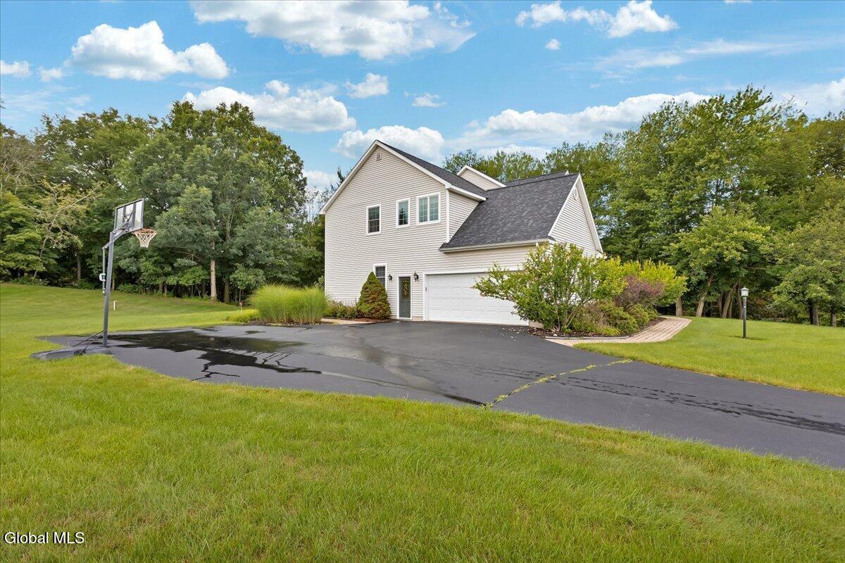 2 Brookhaven Lane East Greenbush NY 12061