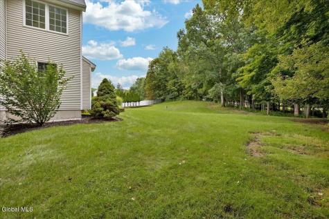 2 Brookhaven Lane East Greenbush NY 12061