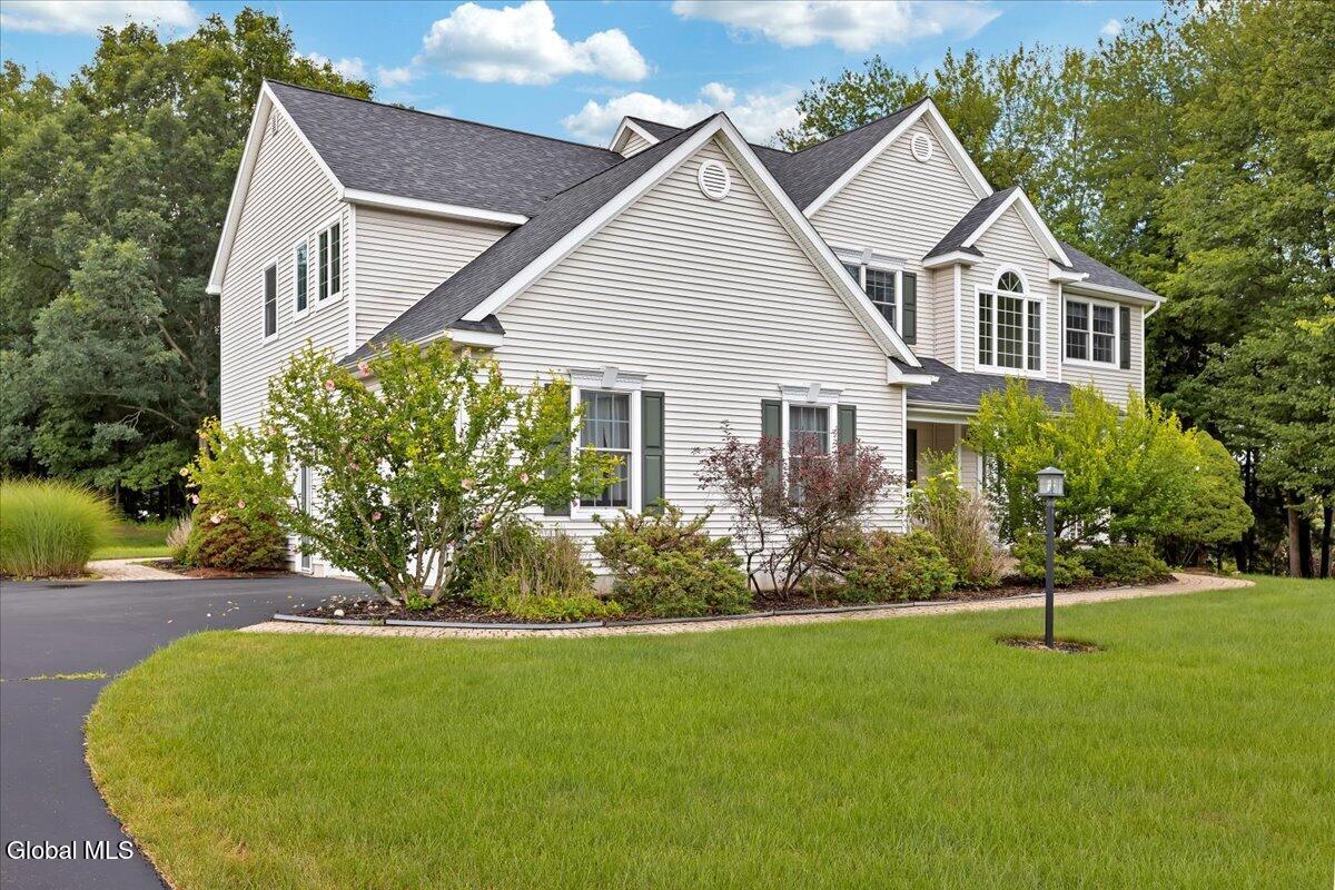 2 Brookhaven Lane East Greenbush NY 12061
