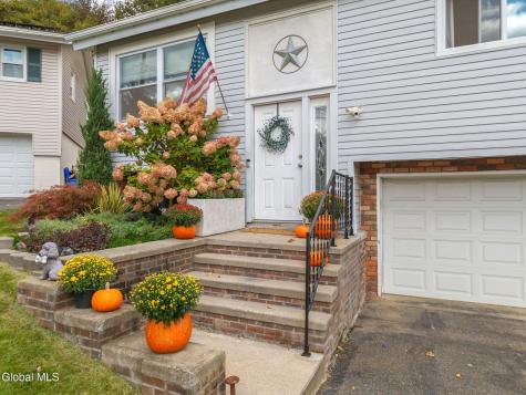 54 Eliot Avenue Albany NY 12203
