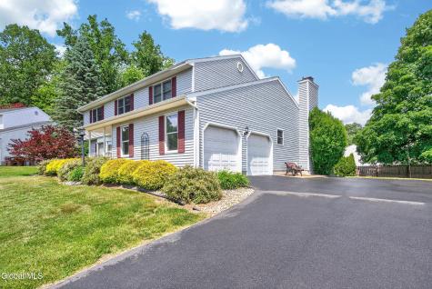 44 Mallard Road Glenmont NY 12077