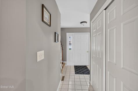 44 Mallard Road Glenmont NY 12077