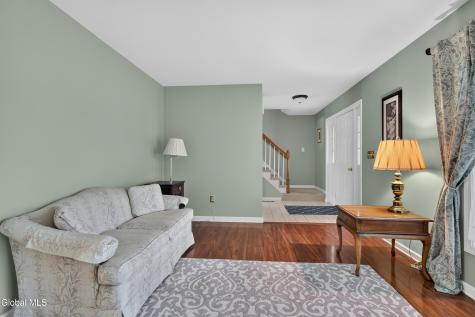 44 Mallard Road Glenmont NY 12077