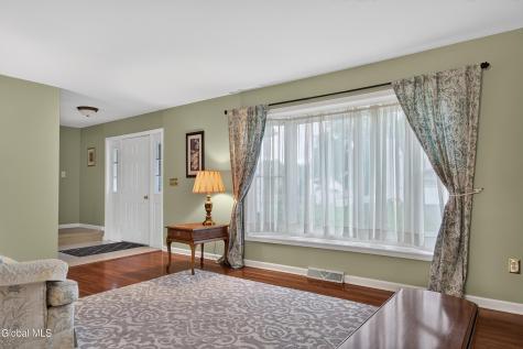 44 Mallard Road Glenmont NY 12077