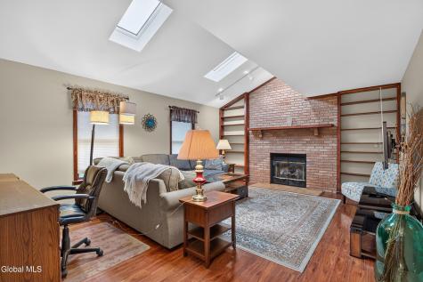44 Mallard Road Glenmont NY 12077