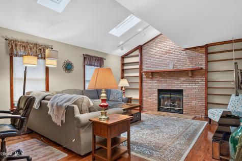 44 Mallard Road Glenmont NY 12077