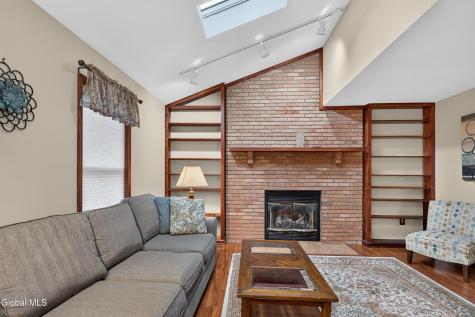44 Mallard Road Glenmont NY 12077