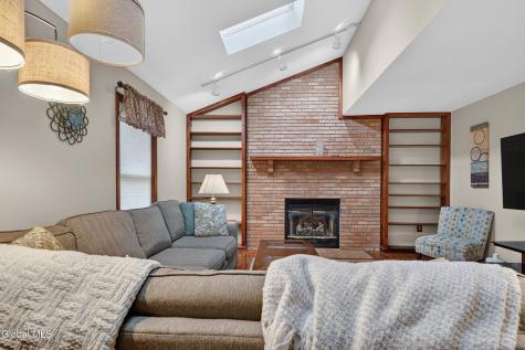 44 Mallard Road Glenmont NY 12077