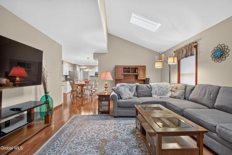 44 Mallard Road Glenmont NY 12077