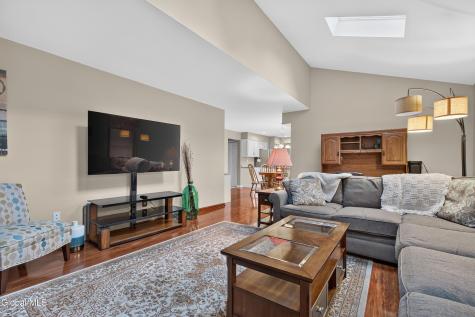 44 Mallard Road Glenmont NY 12077