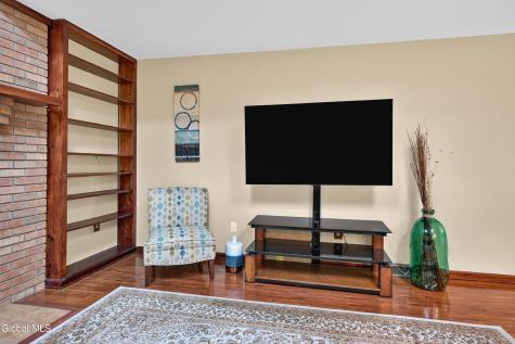 44 Mallard Road Glenmont NY 12077