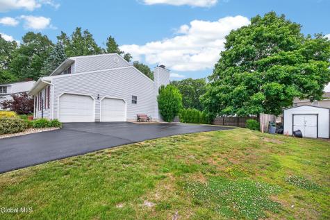 44 Mallard Road Glenmont NY 12077