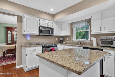 44 Mallard Road Glenmont NY 12077