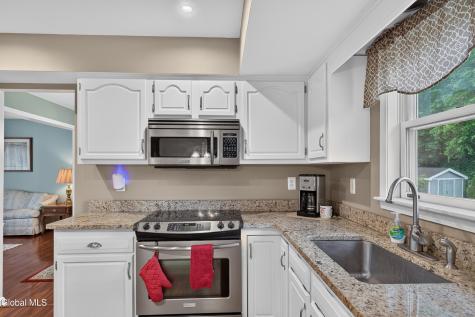 44 Mallard Road Glenmont NY 12077