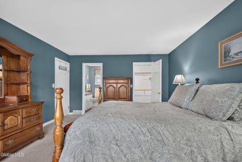 44 Mallard Road Glenmont NY 12077