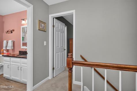 44 Mallard Road Glenmont NY 12077