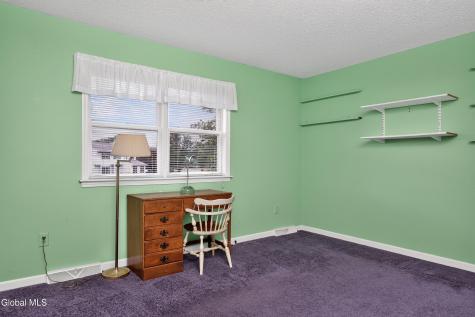 44 Mallard Road Glenmont NY 12077