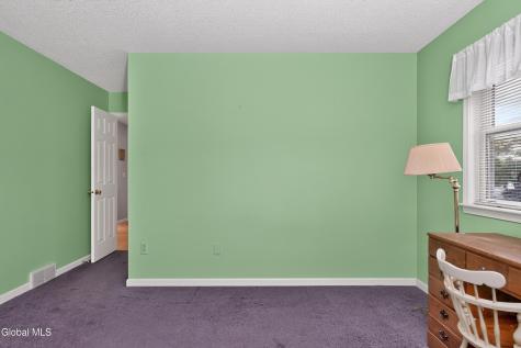 44 Mallard Road Glenmont NY 12077
