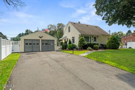 10 Murrlin Drive Delmar NY 12054