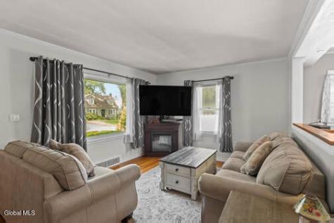 10 Murrlin Drive Delmar NY 12054