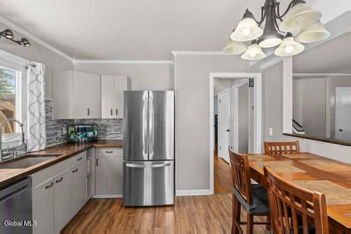 10 Murrlin Drive Delmar NY 12054
