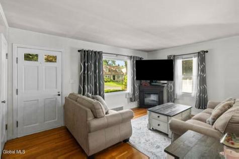 10 Murrlin Drive Delmar NY 12054