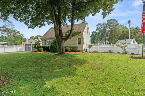 10 Murrlin Drive Delmar NY 12054