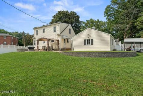 10 Murrlin Drive Delmar NY 12054