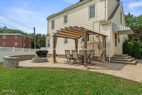 10 Murrlin Drive Delmar NY 12054