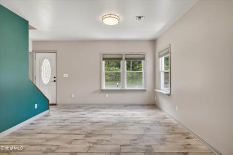 162 Clamsteam Road Halfmoon NY 12065